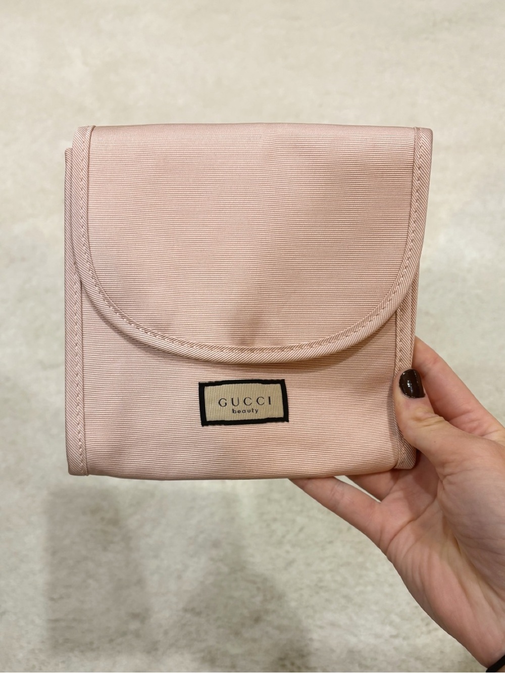 Authentic Gucci Beauty Blush Pink floral interior cosmetic pouch - Picture 2 of 6